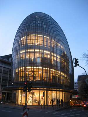 Peek & Cloppenburg, Renzo Piano, Köln, Deutschland, zweifach gekrümmte glasfassade