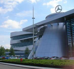 Mercedesmuseum Stuttgart, UN Studio, Stuttgart, Deutschland, Fassade,Aluminium,Glas,Mercedes,Museum,Ausstellungsbau,Amorph,Helix,Rampen,fließender Raum