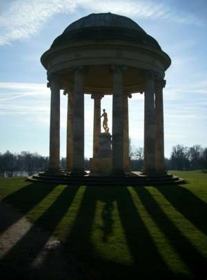 Rotunda, John Vanbrugh, Stowe, Buckinghamshire, england, Romantik, ionische Säulen, Rotundentempel, Stowe, Landschaftsgarten