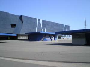 Barcelona Forum, Herzog de Meuron, Barcelona, Spanien, Dreieck,Fassade,grober Putz,Dekonstruktivismus,Fensterschlitz