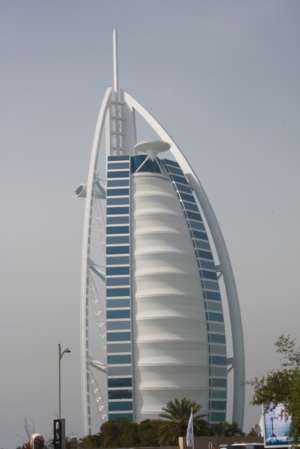 Burj al Arab, W.S. Atkins & Partners, Dubai, Vereinigte Arabische Emirate, Stahl,Stahlbeton,Aluminium,Glas,Postmodern