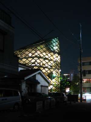 Prada Tokyo, Herzog & de Meuron, Tokyo, japan, Waben, Kristall, Glasfassade