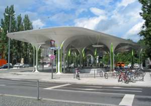 Umsteigehaltestelle Tram und Bus Münchner Freiheit, OX2architekten / RPM Architekten, München, Deutschland, Trambahnhof,Stahlbau,Stützen,Dach