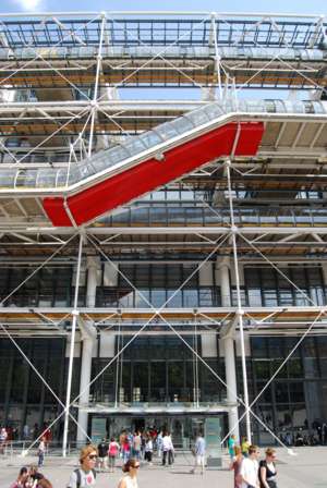 Centre Georges Pompidou, Renzo Piano, Richard Rogers, Gianfranco Franchini, Paris, france, Pompidou Centre, exposed skeleton, mechanical systems