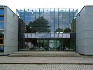 Audi Max, Seminar- & Hörsaalgebäude der Hochschule Anhalt (FH), Wick + Partner GbR, Dessau, deutschland, Glasfassade, Pfosten-Riegel-Konstruktion, Foyer, Atrium