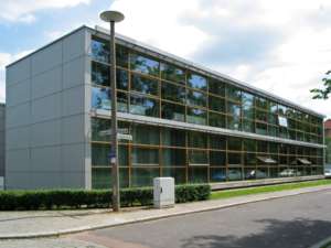 Seminar- & Hörsaalgebäude der Hochschule Anhalt (FH), Wick + Partner GbR, Dessau, Deutschland, Glasfassade,Stahlbetonwände,Faserzementplatten